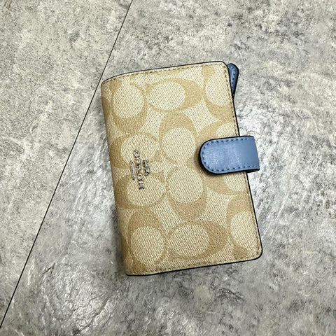 香港現貨 Coach Crossgrain Leather Medium Corner Zip Wallet