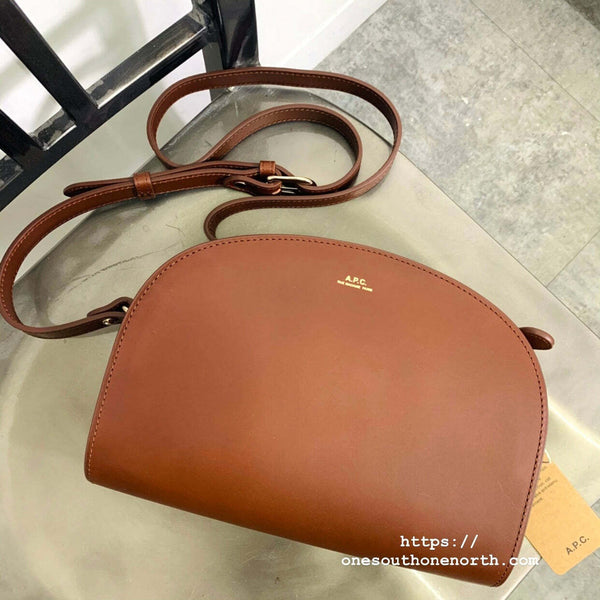 香港現貨 APC Half Moon Crossbody Bag