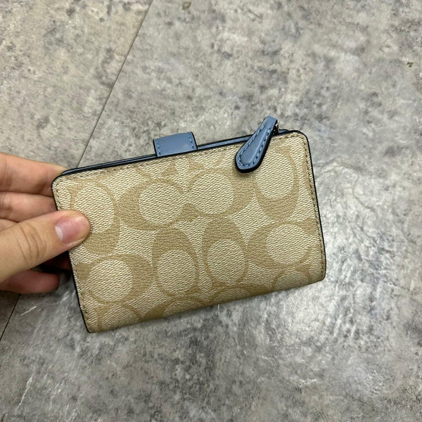 香港現貨 Coach Crossgrain Leather Medium Corner Zip Wallet