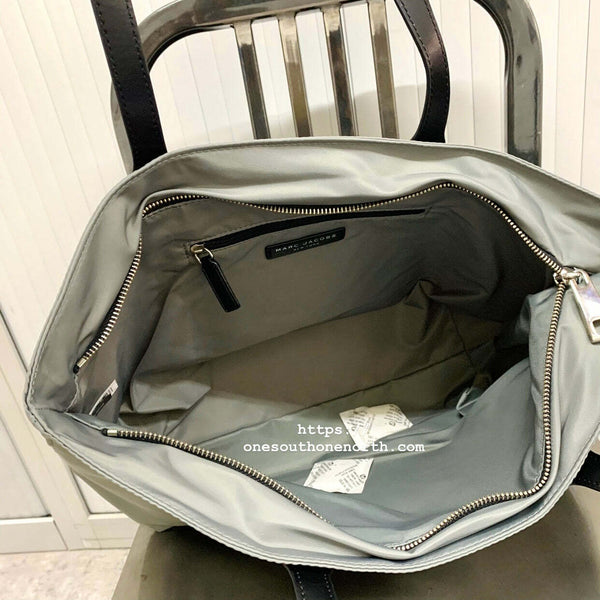 香港現貨 Marc Jacobs Nylon Wingman Tote Bag Grey Color