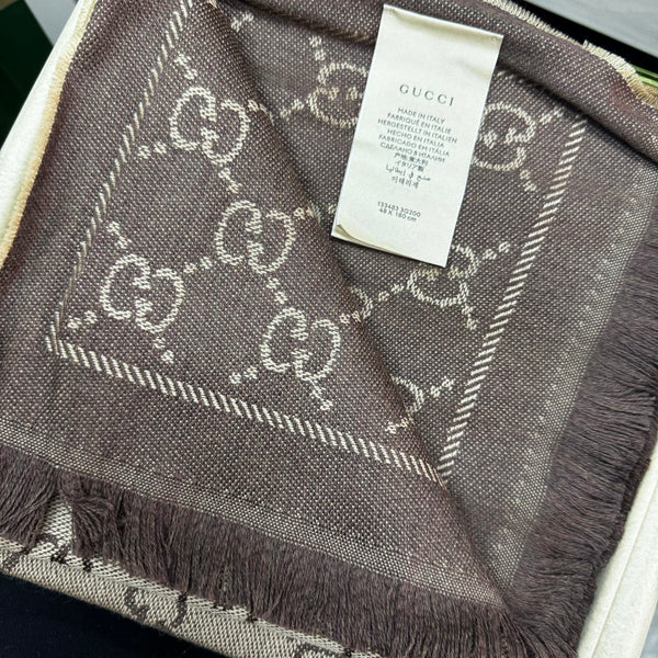 香港現貨 Gucci 頸巾 連盒