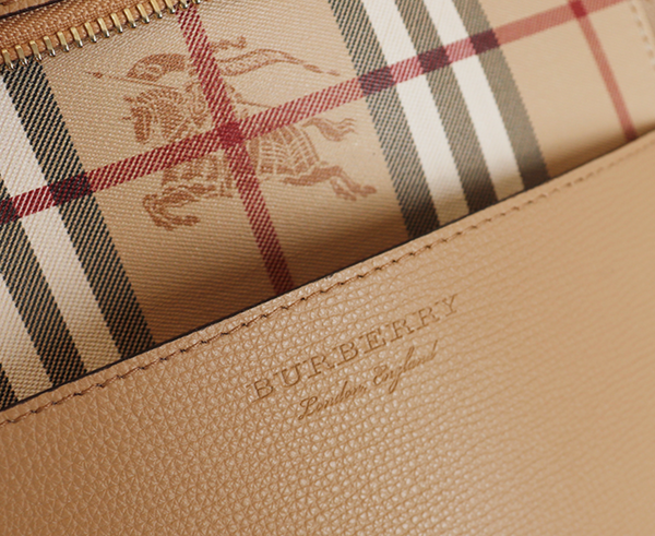 香港現貨 Burberry Tote