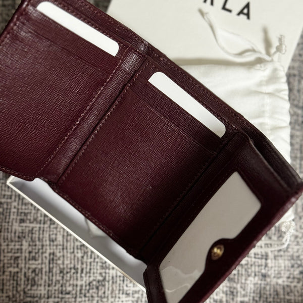 Furla207 香港現貨 經典皮 禮盒裝 酒紅色 有相位 3摺銀包  【平行進口】