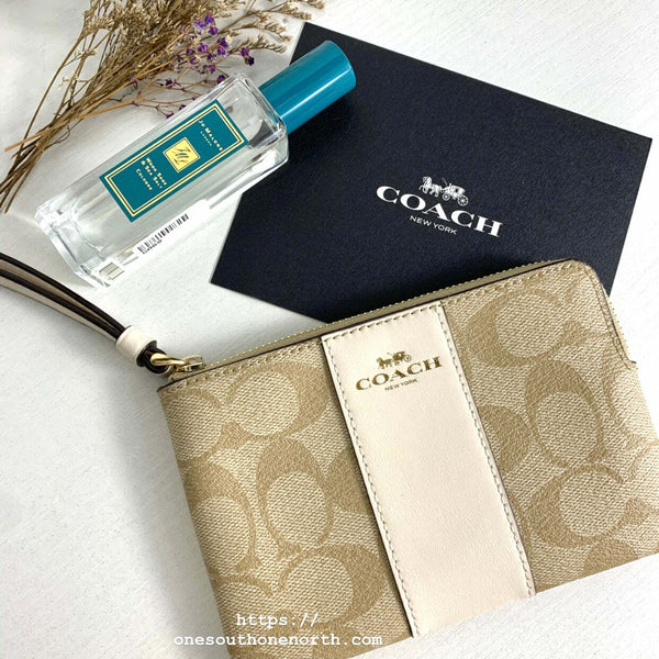 香港現貨 Coach Corner Zip Wristlet In Signature Coated Canvas With Leather Stripe