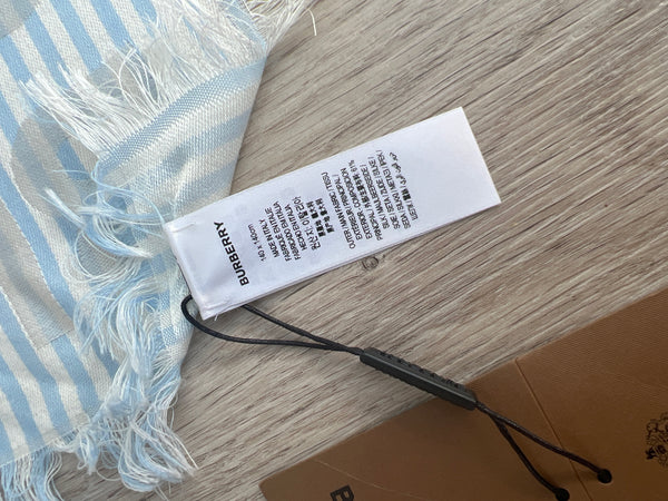 Burberry 方巾