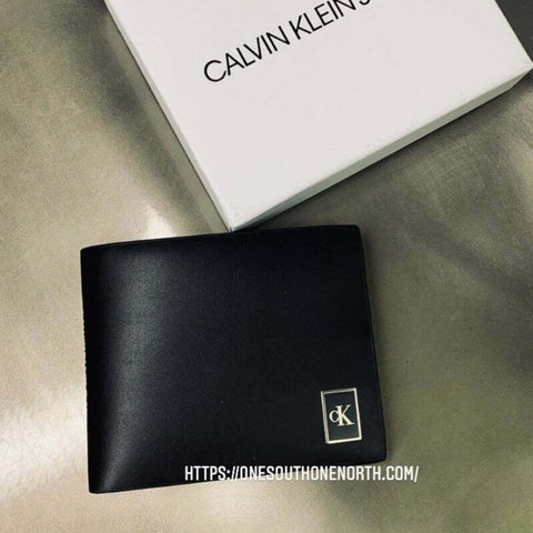 香港現貨 Calvin Klein Monogram Plaque Bilfold Wallet