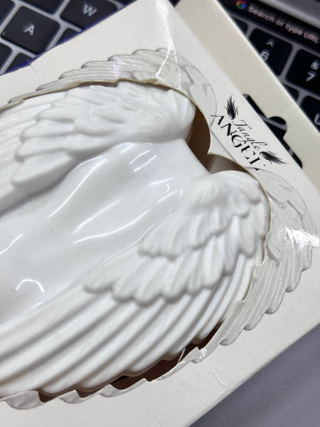 香港現貨 Tangle Angel 中SIZE 白色 (盒不完美)