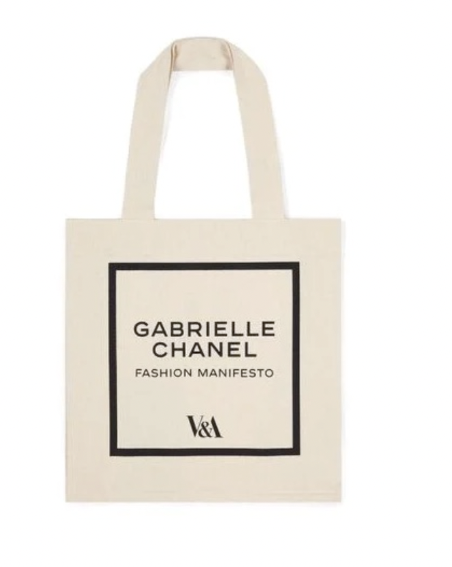 香港現貨 V&A Gabrielle Chanel Fashion Manifesto帆布袋（白色）