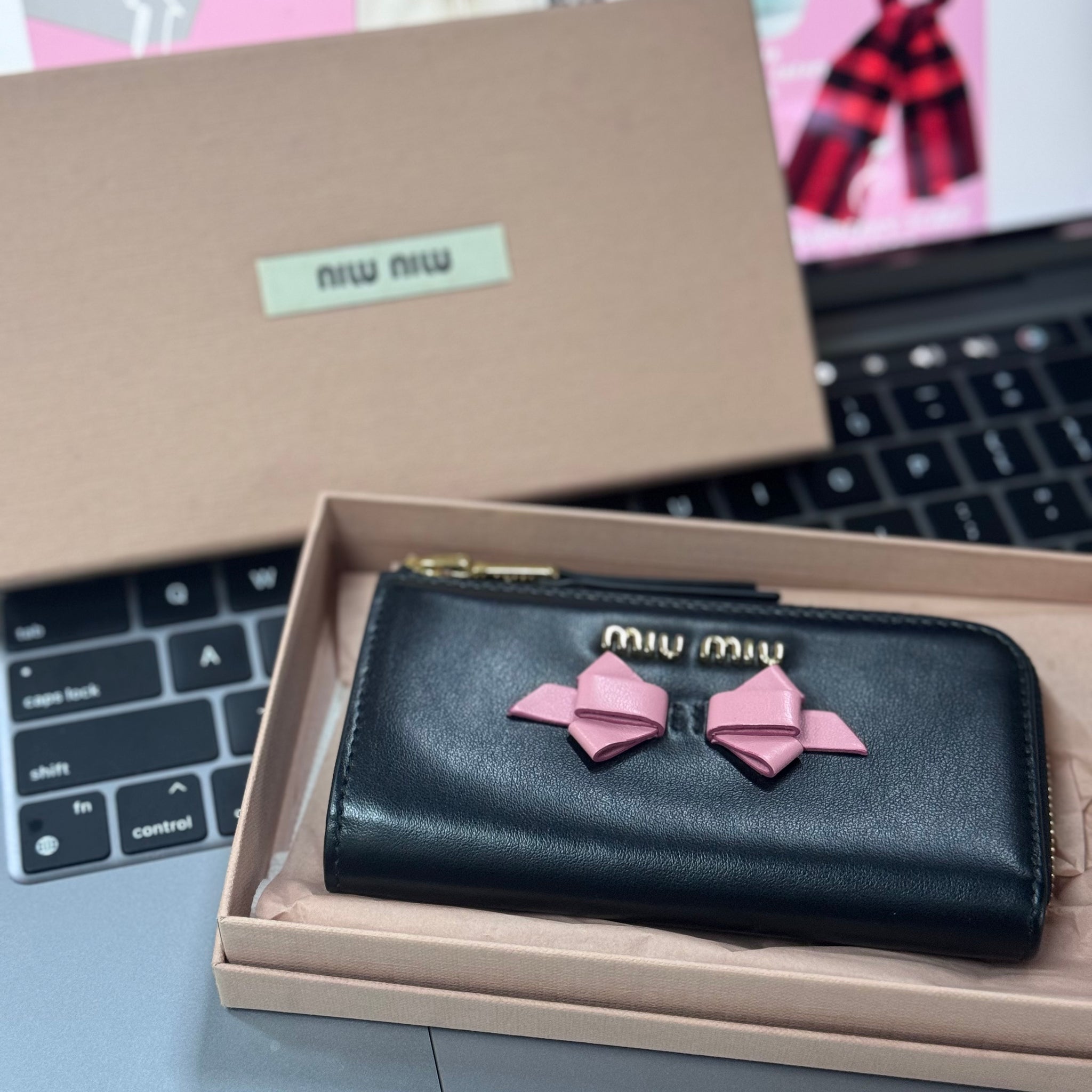 香港現貨 Miu Miu Card Holder/ Coin Case