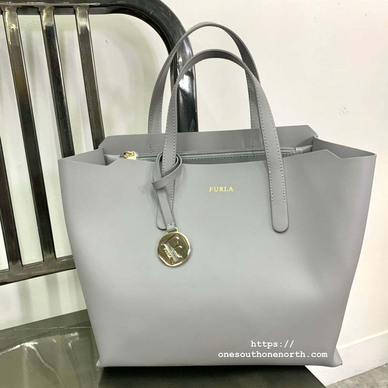 香港現貨 Furla Sally Small Tote 滑皮