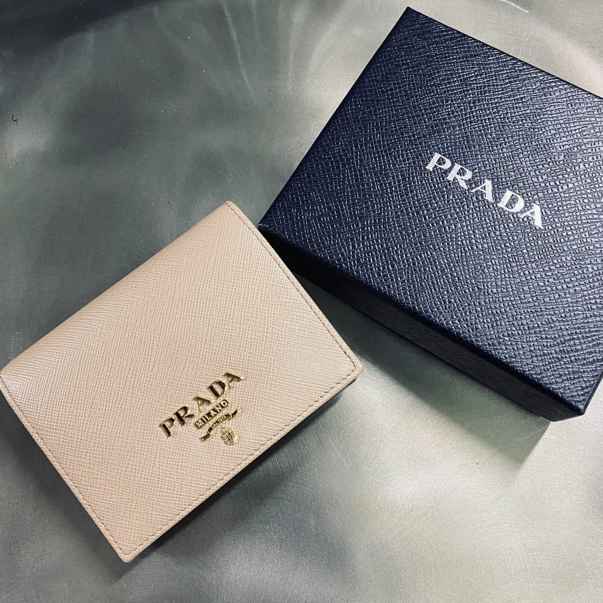 香港現貨 Prada Small Saffiano Leather Wallet