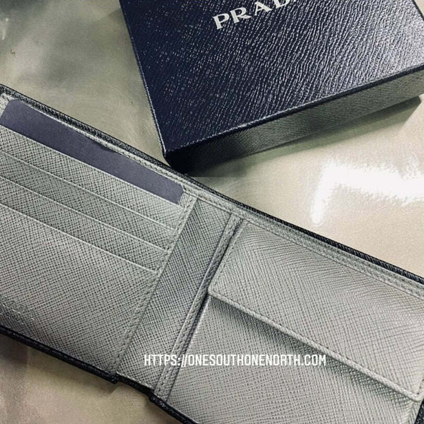 香港現貨 Prada Saffiano Leather Bifold Wallet with Coin Pouch