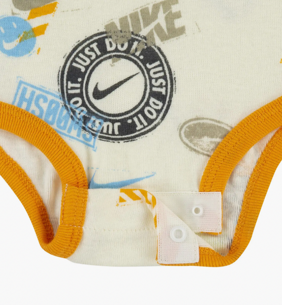 nike010 香港現貨 Nike 3 piece set (with baby bib)with box