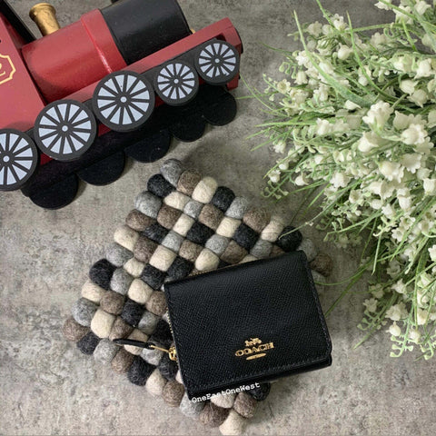 香港現貨 Coach Small Trifold Wallet Leather