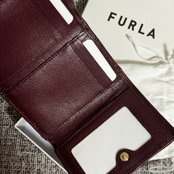 Furla207 香港現貨 經典皮 禮盒裝 酒紅色 有相位 3摺銀包  【平行進口】