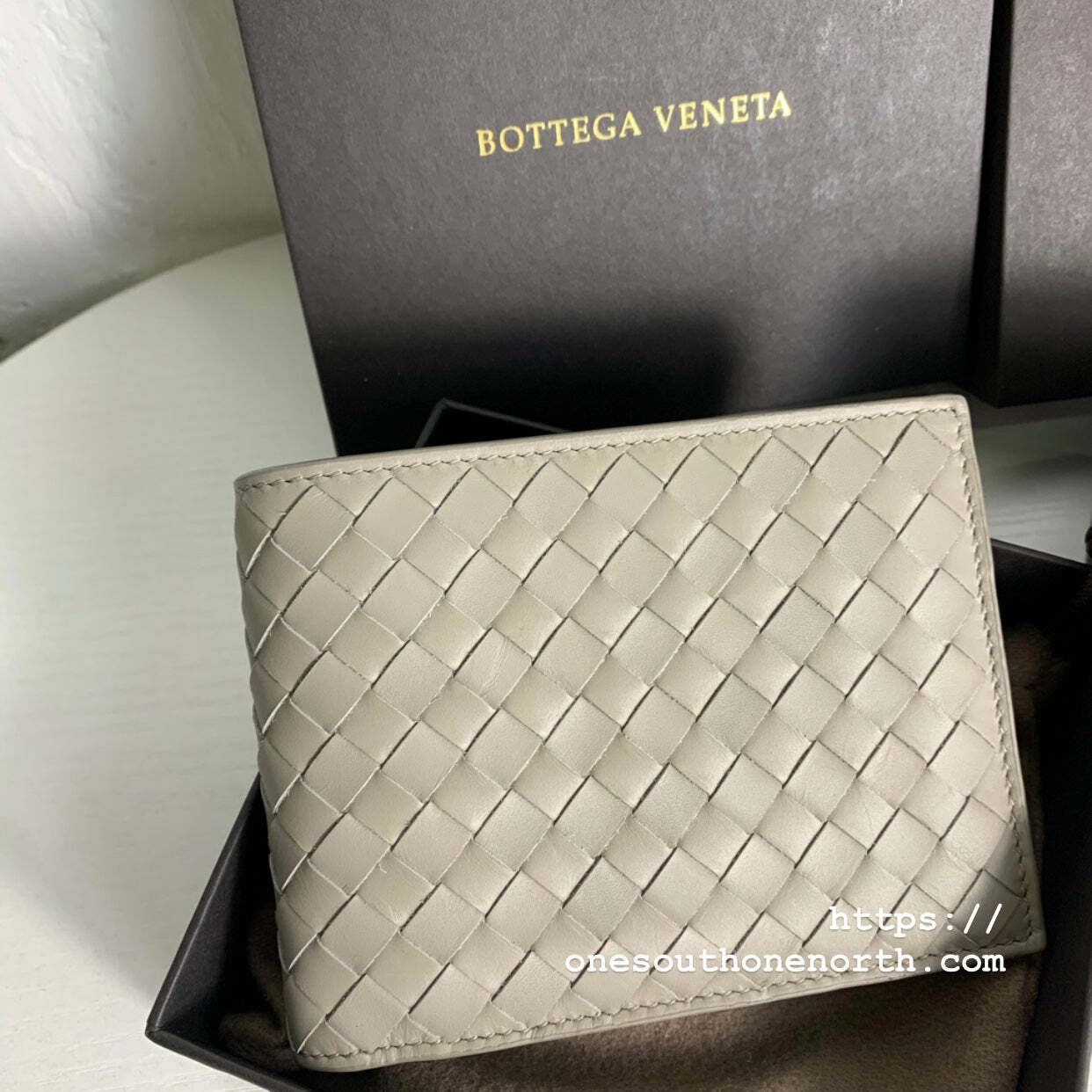 香港現貨 BV Two Fold Wallet With Coins case