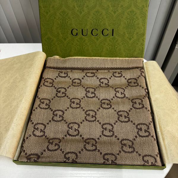 香港現貨 Gucci 頸巾 連盒