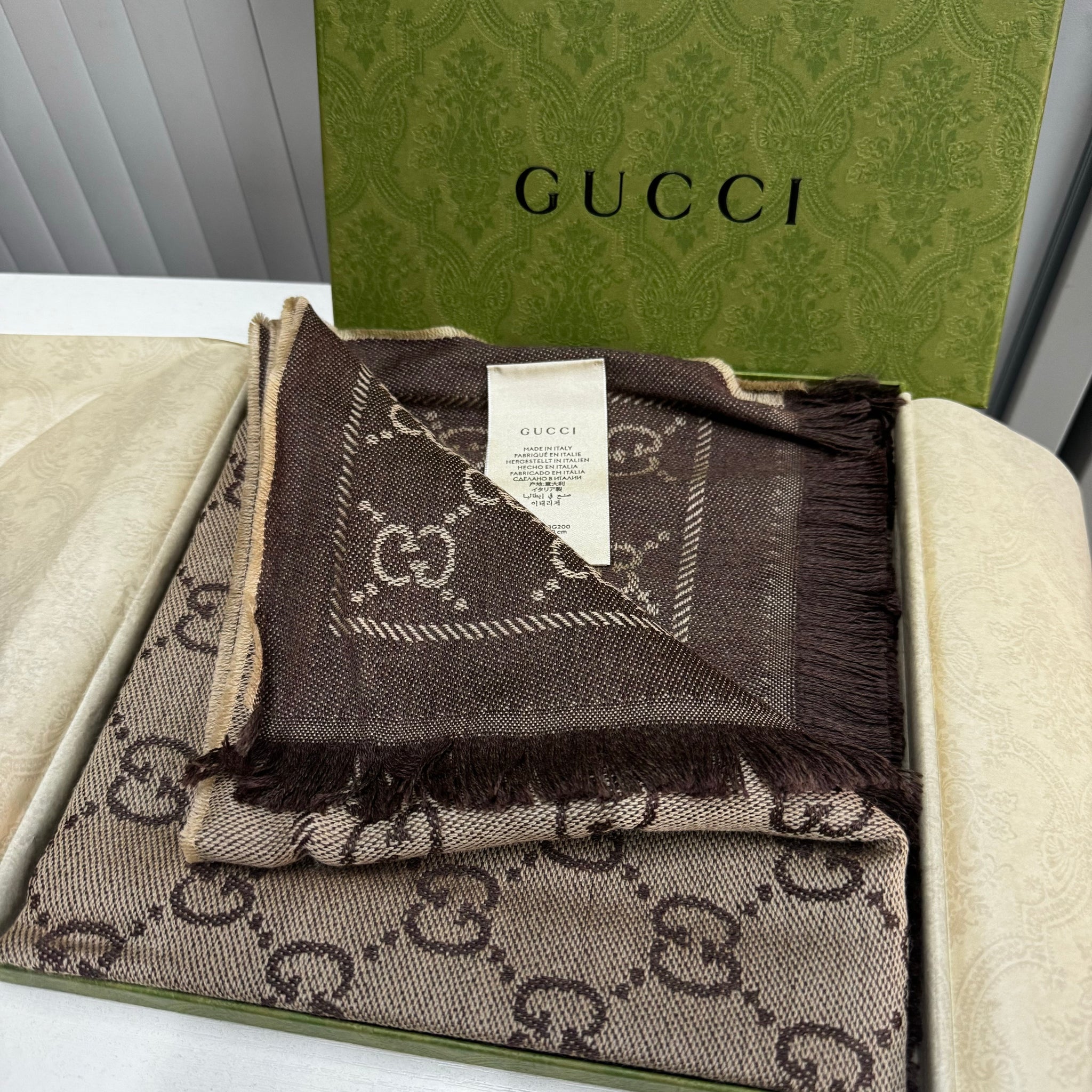 香港現貨 Gucci 頸巾 連盒